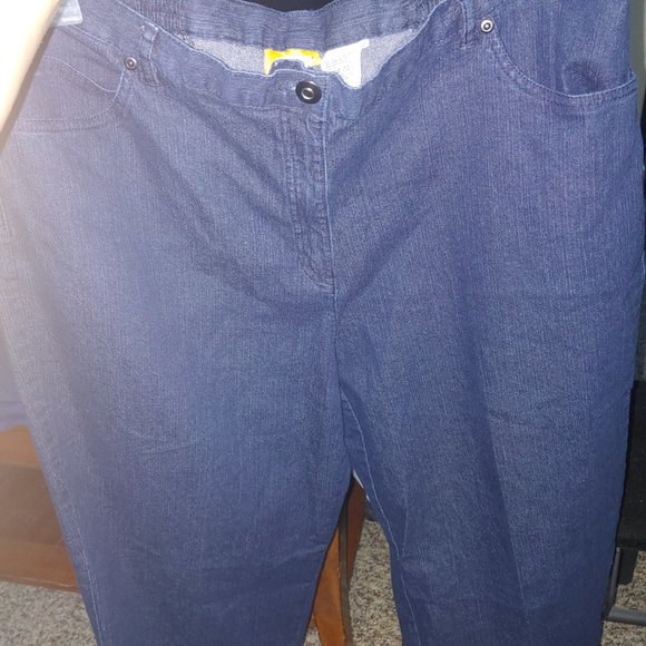 Ruby Red Jeans - Picture 2 of 2